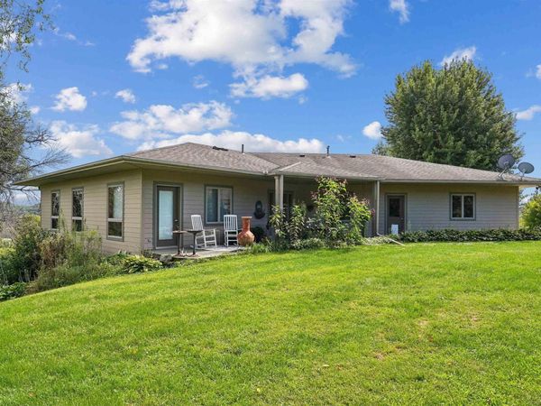 2229 Pole Line Road, Decorah, IA 52101