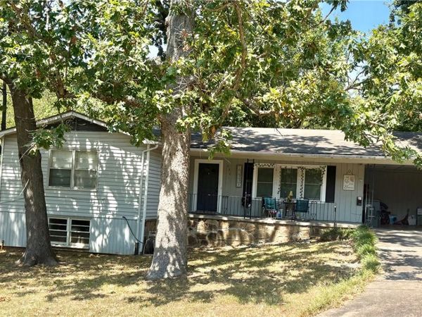 530 E Rebecca Street , Fayetteville, AR 72701
