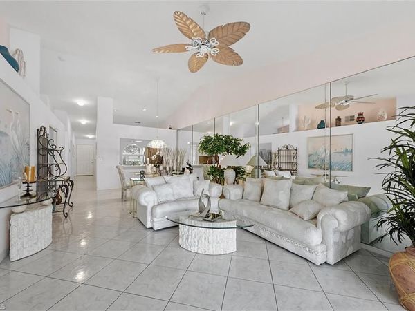 8681 Mustang DR, NAPLES, FL 34113
