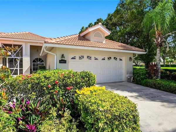 8681 Mustang DR, NAPLES, FL 34113