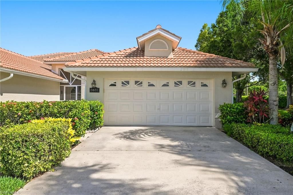 8681 Mustang Dr, Naples, FL 34113 Photo