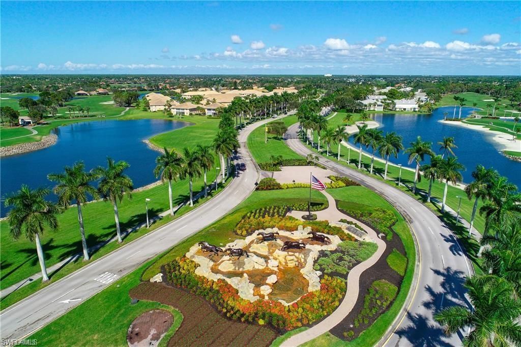 8681 Mustang Dr, Naples, FL 34113 Photo