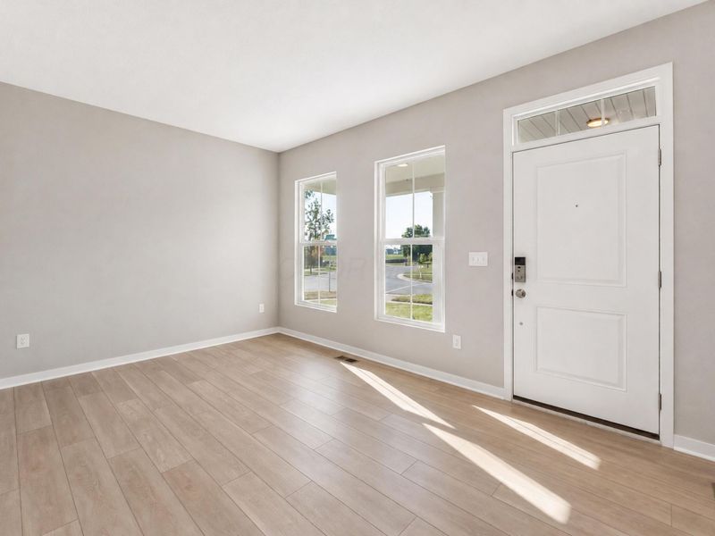 364 Oakmont Drive, Commercial Point, OH 43116 Photo 10
