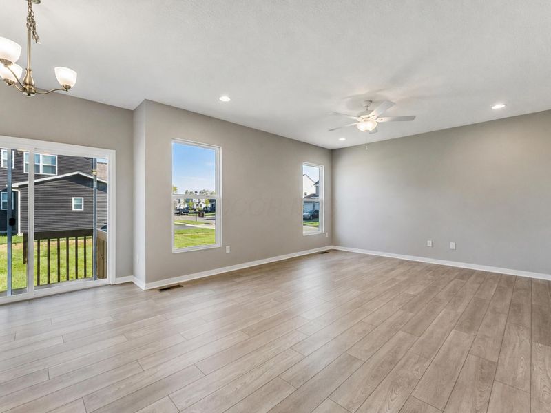 364 Oakmont Drive, Commercial Point, OH 43116 Photo 16