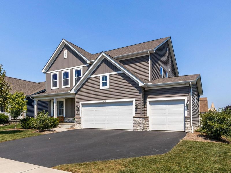 908 Heimat Haus Drive, Grove City, OH 43123 Photo 2
