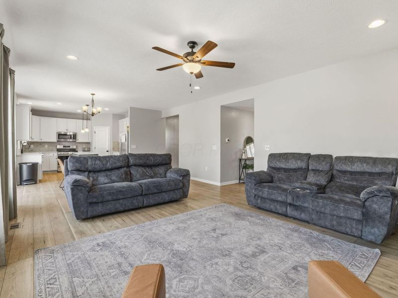 908 Heimat Haus Drive, Grove City, OH 43123 Photo 9