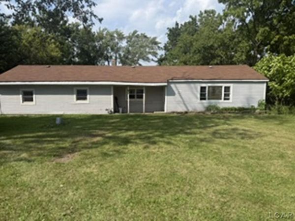2764 Drexel , Adrian, MI 49221