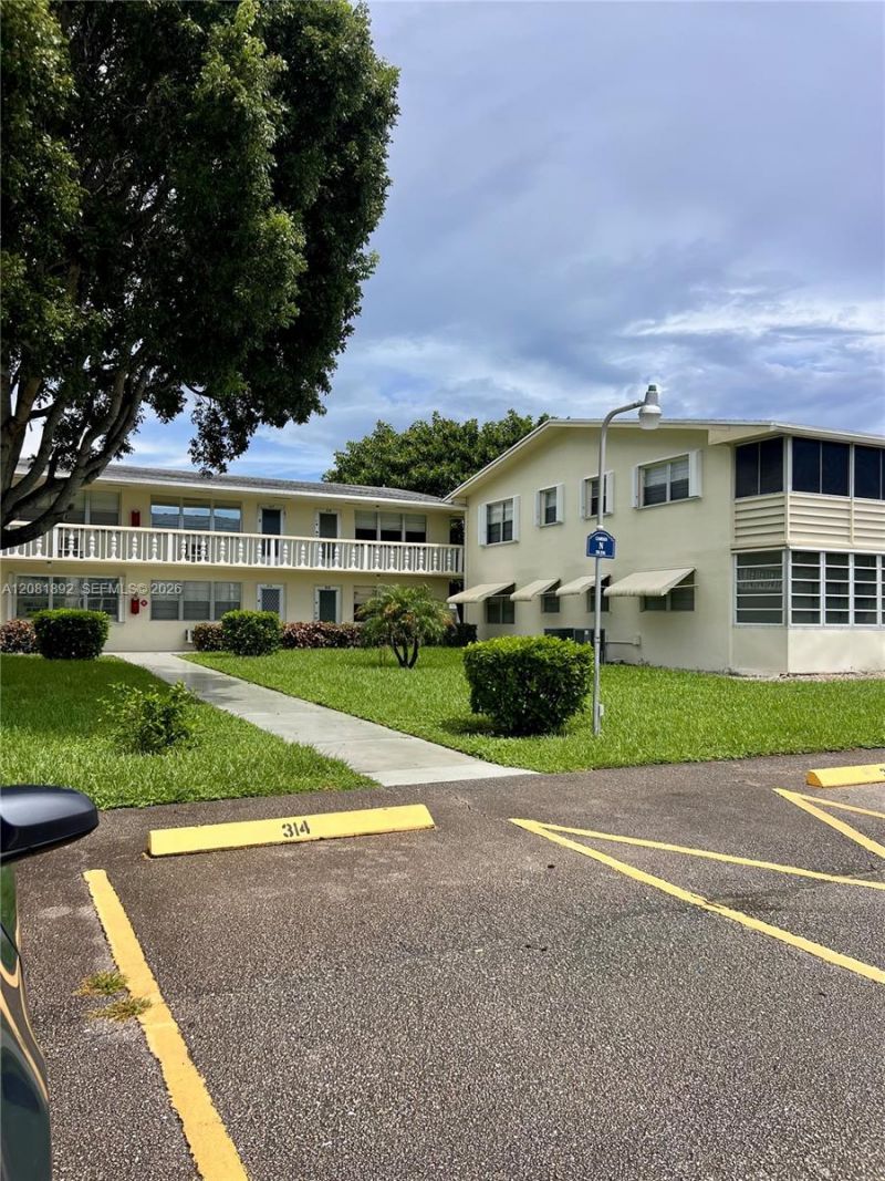 316 N Camden N , Unit 316, West Palm Beach, FL 33417 Photo