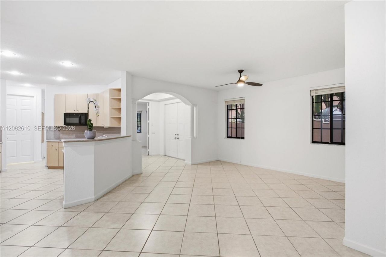 2890 Kinsington Cir, Weston, FL 33332 Photo