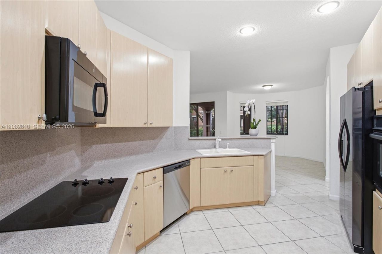 2890 Kinsington Cir, Weston, FL 33332 Photo