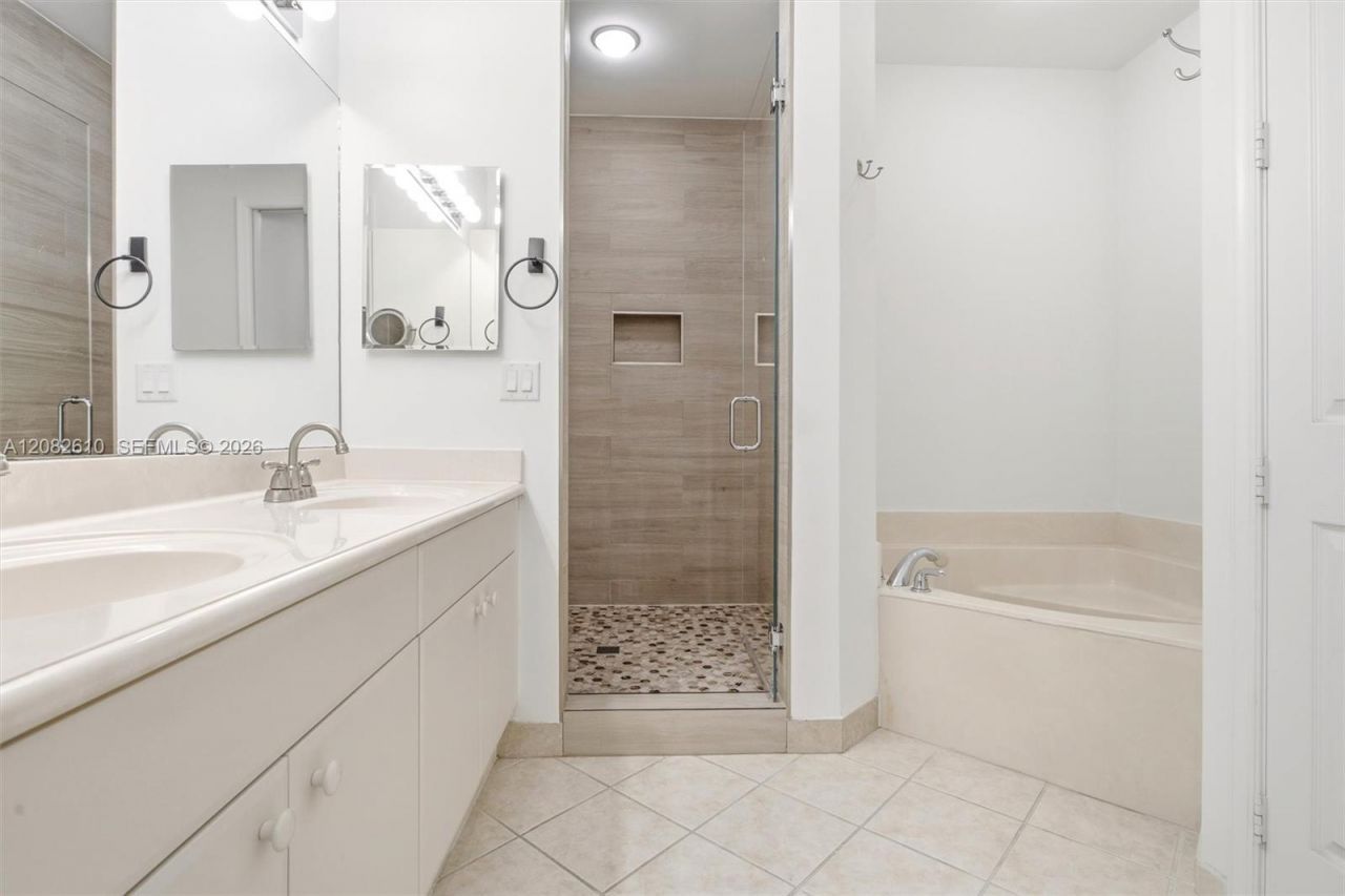 2890 Kinsington Cir, Weston, FL 33332 Photo