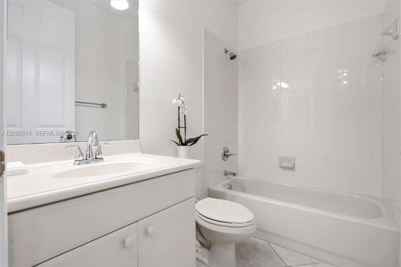 2890 Kinsington Cir, Weston, FL 33332 Photo