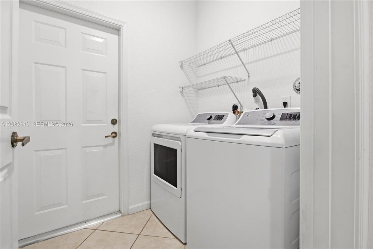 2890 Kinsington Cir, Weston, FL 33332 Photo