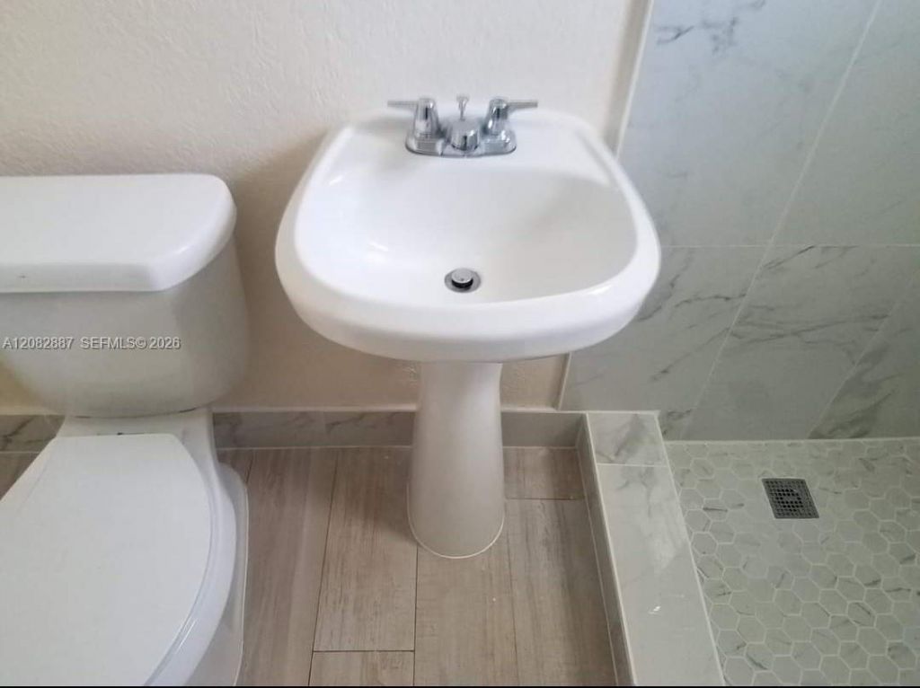 1200 NE 110th St, Unit 3, Miami, FL 33161 Photo