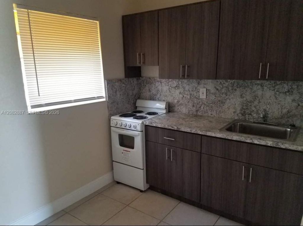 1200 NE 110th St, Unit 3, Miami, FL 33161 Photo