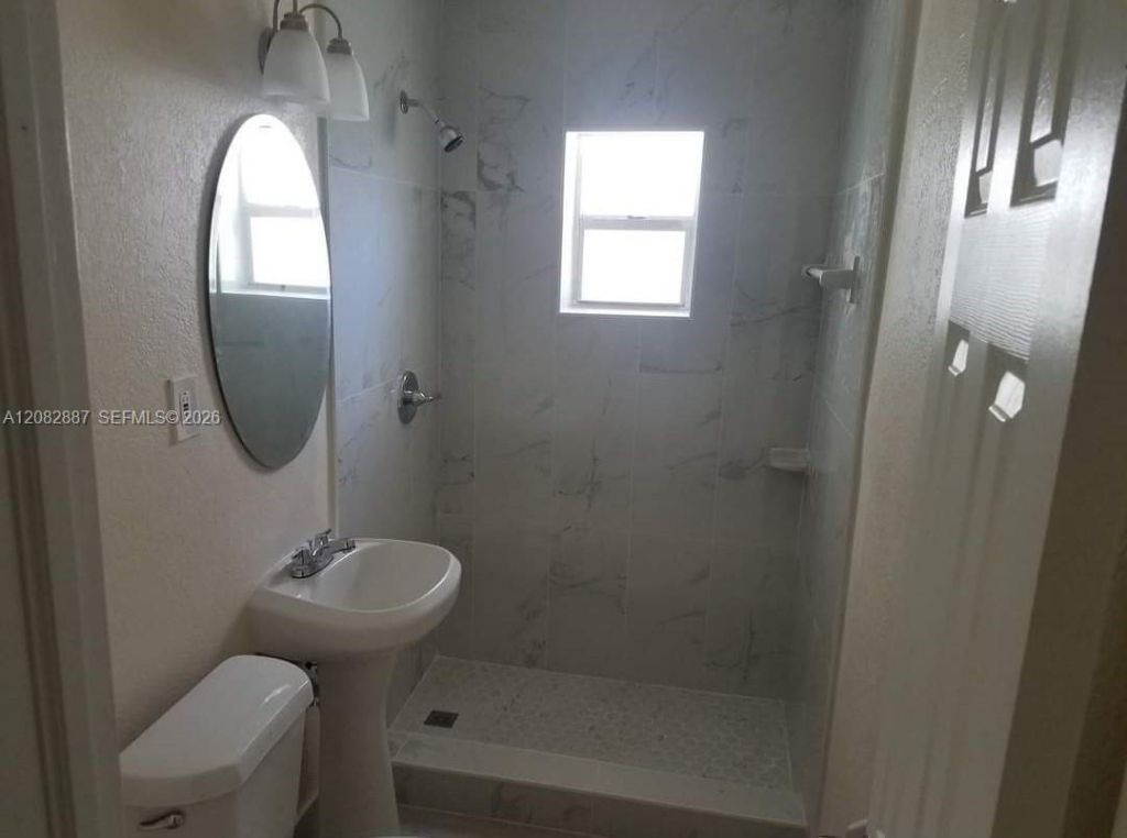 1200 NE 110th St, Unit 3, Miami, FL 33161 Photo