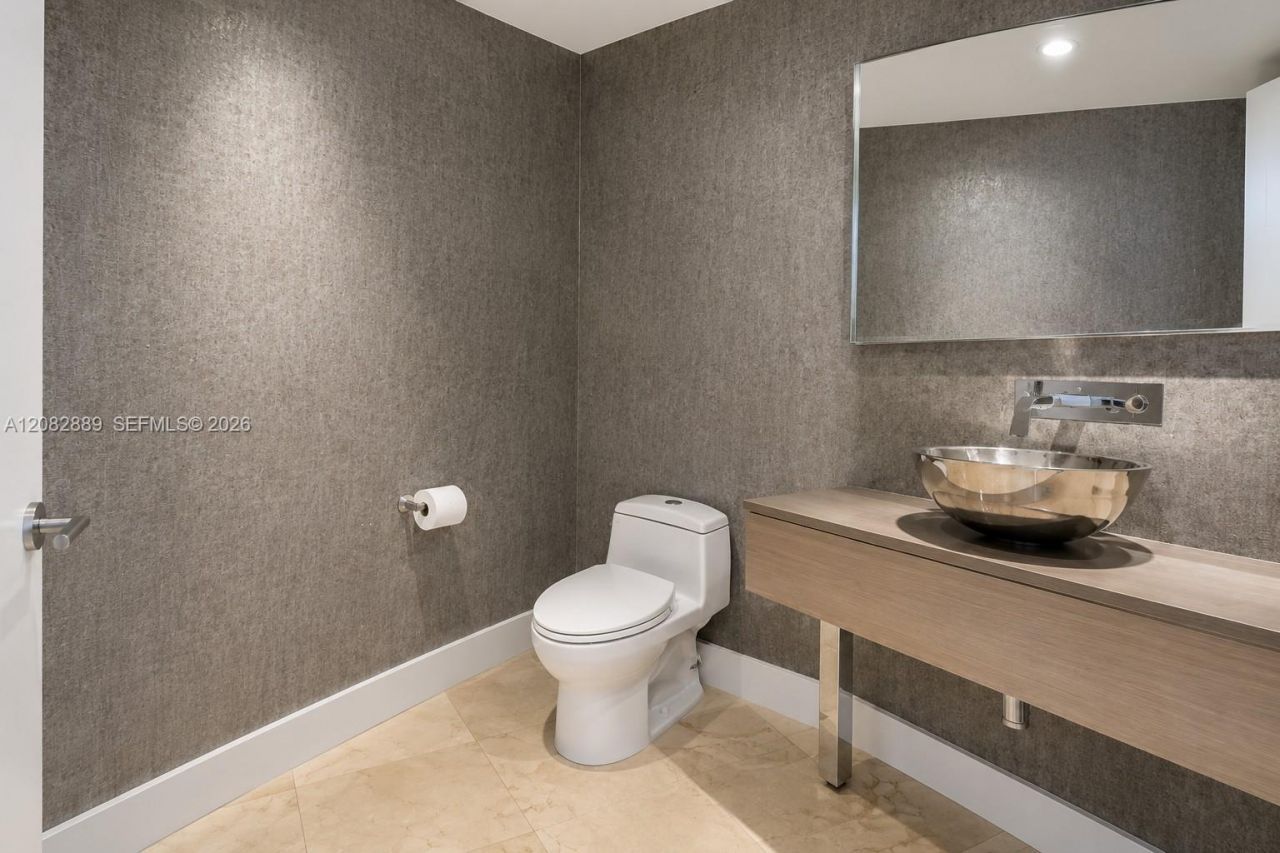 19111 Collins Ave , Unit 1602, Sunny Isles Beach, FL 33160 Photo