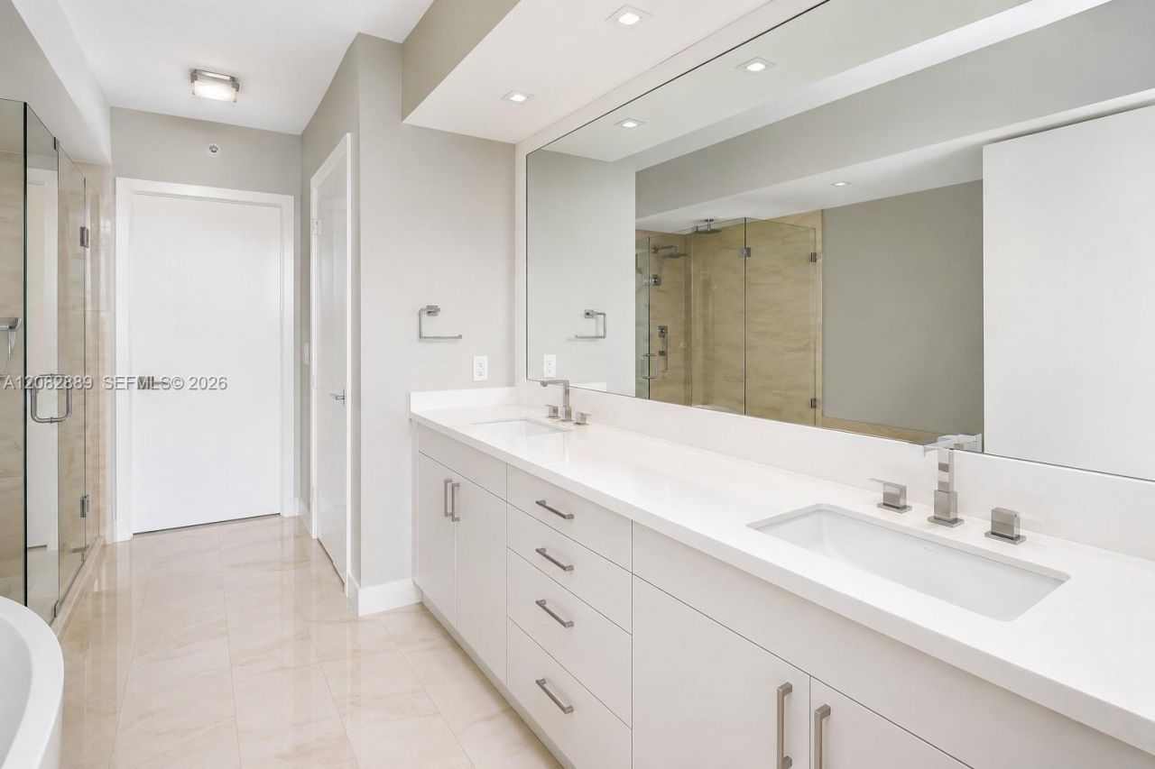 19111 Collins Ave , Unit 1602, Sunny Isles Beach, FL 33160 Photo