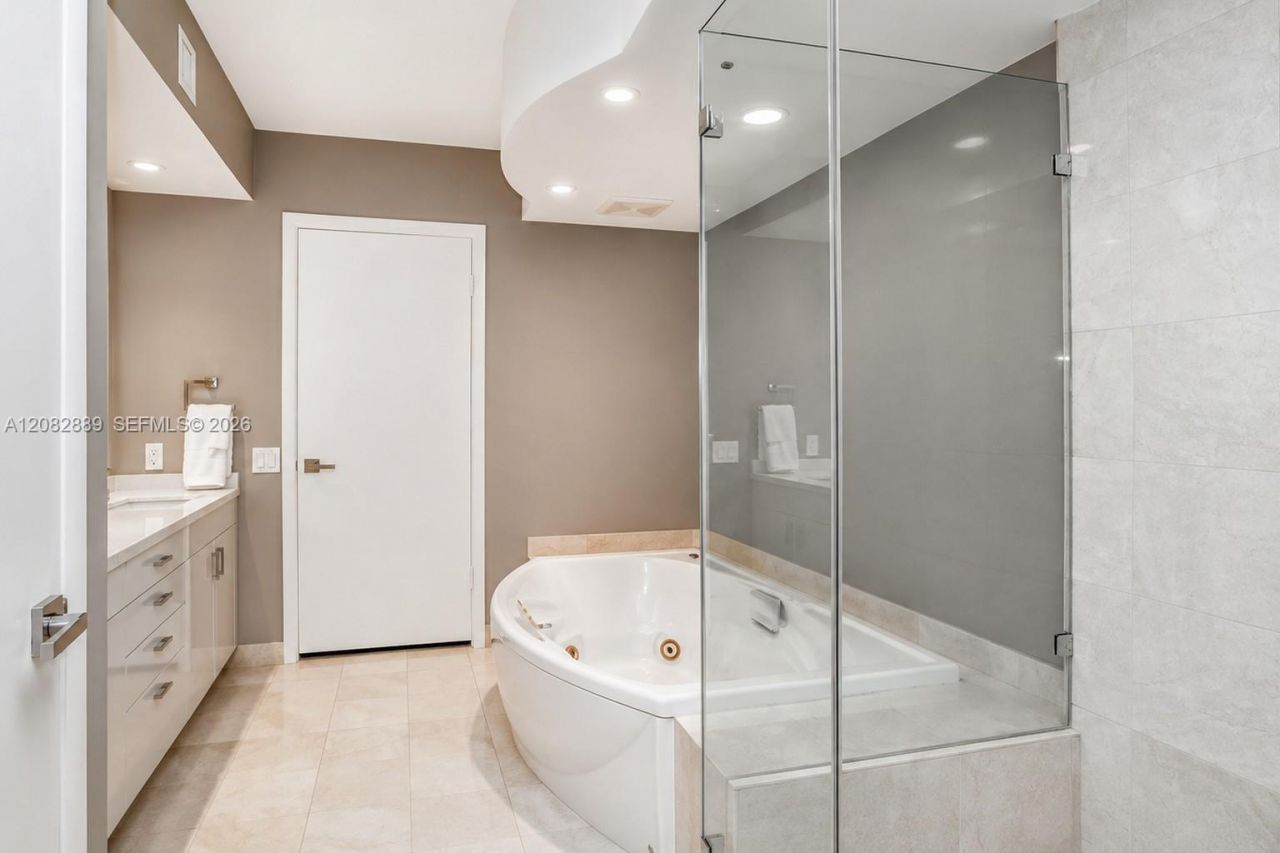 19111 Collins Ave , Unit 1602, Sunny Isles Beach, FL 33160 Photo