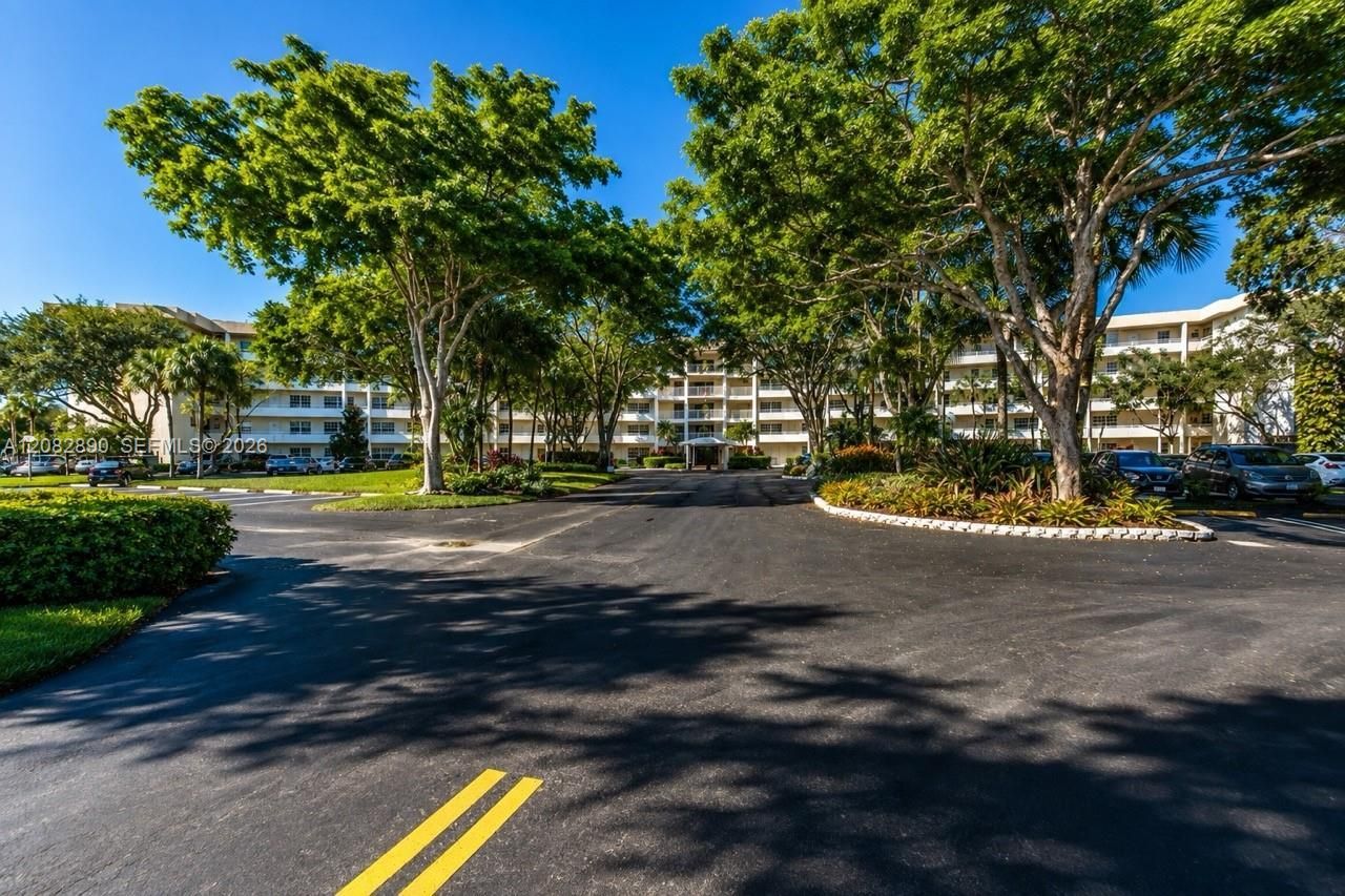 555 Oaks Ln, Unit 107, Pompano Beach, FL 33069 Photo