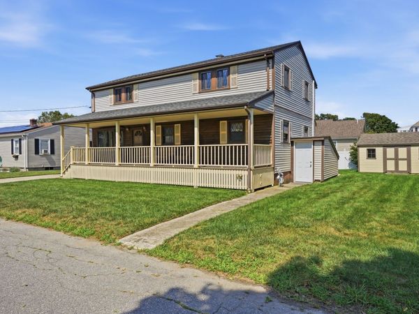 21 Webster St, Dartmouth, MA 02748
