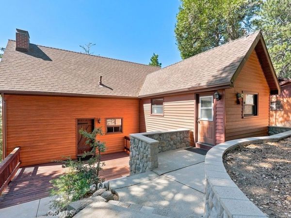 25086 Valle, Crestline, CA 92325