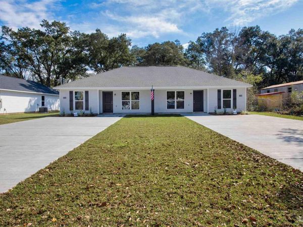 7251 Bogey Ln, Milton, FL 32570