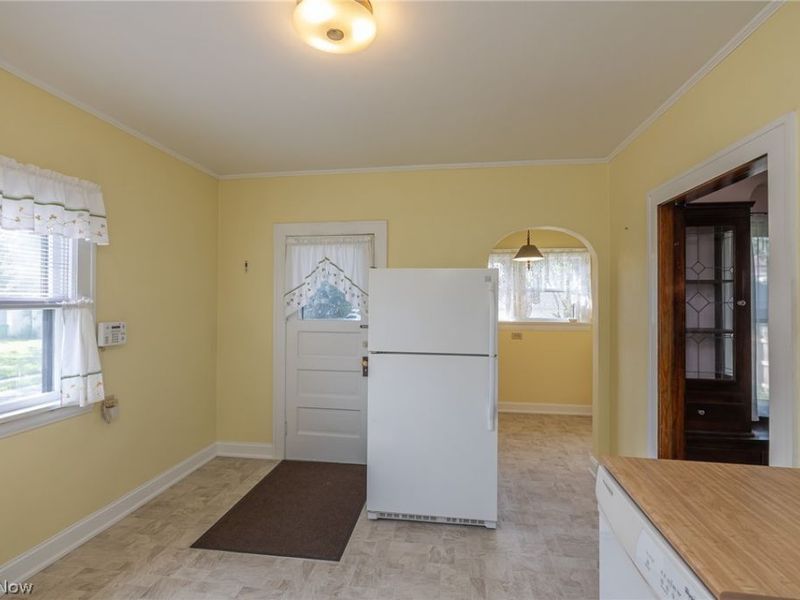 9820 Robinson Avenue, Garfield Heights, OH 44125 Photo 13