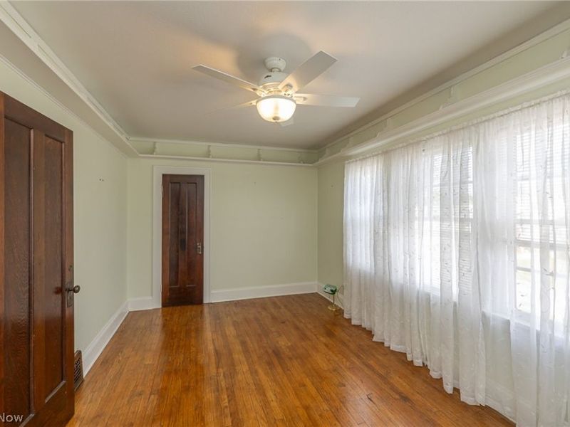 9820 Robinson Avenue, Garfield Heights, OH 44125 Photo 23