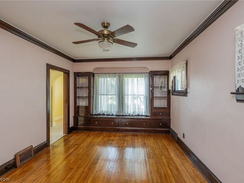 9820 Robinson Avenue, Garfield Heights, OH 44125 Photo 9