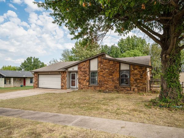 1100 W Knoxville Street , Broken Arrow, OK 74012