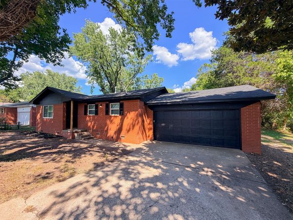 905 Lamer Avenue , Tahlequah, OK 74464