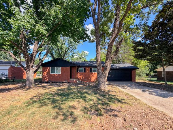 905 Lamer Avenue , Tahlequah, OK 74464