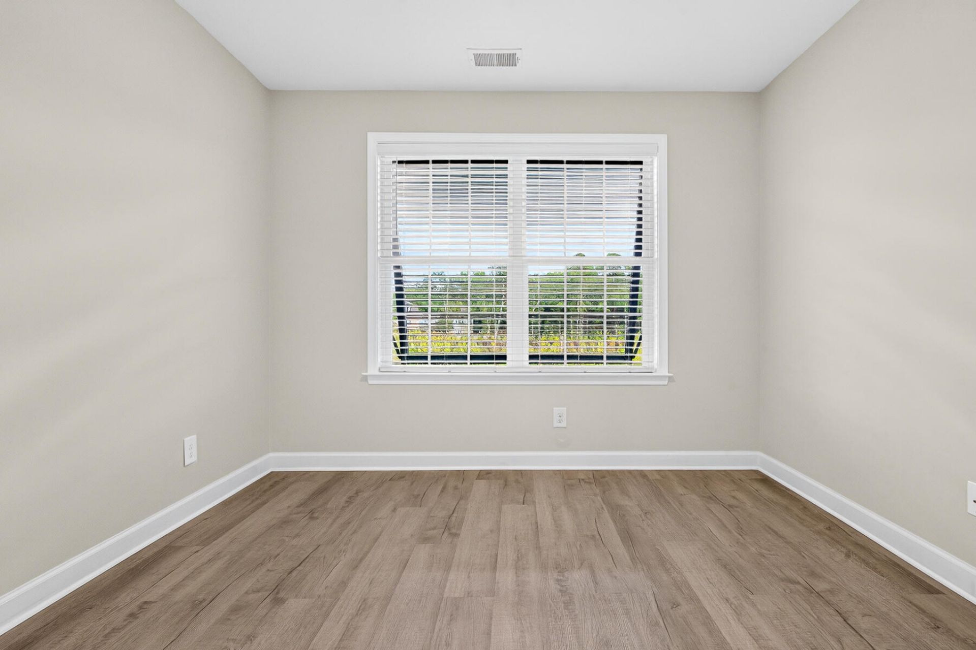1690 Emmets Road Photo 24