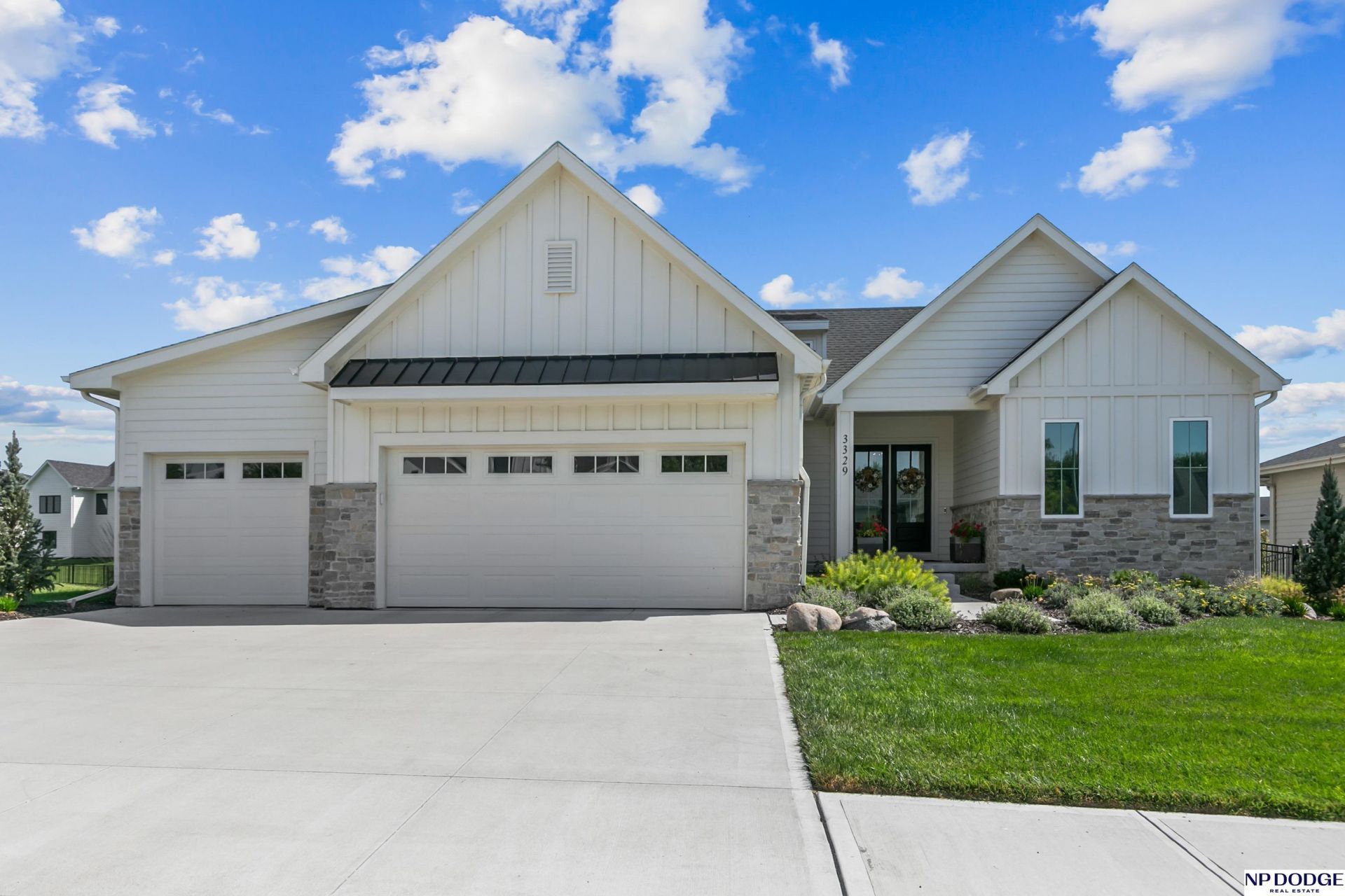 3329 S 212 Avenue Photo 3