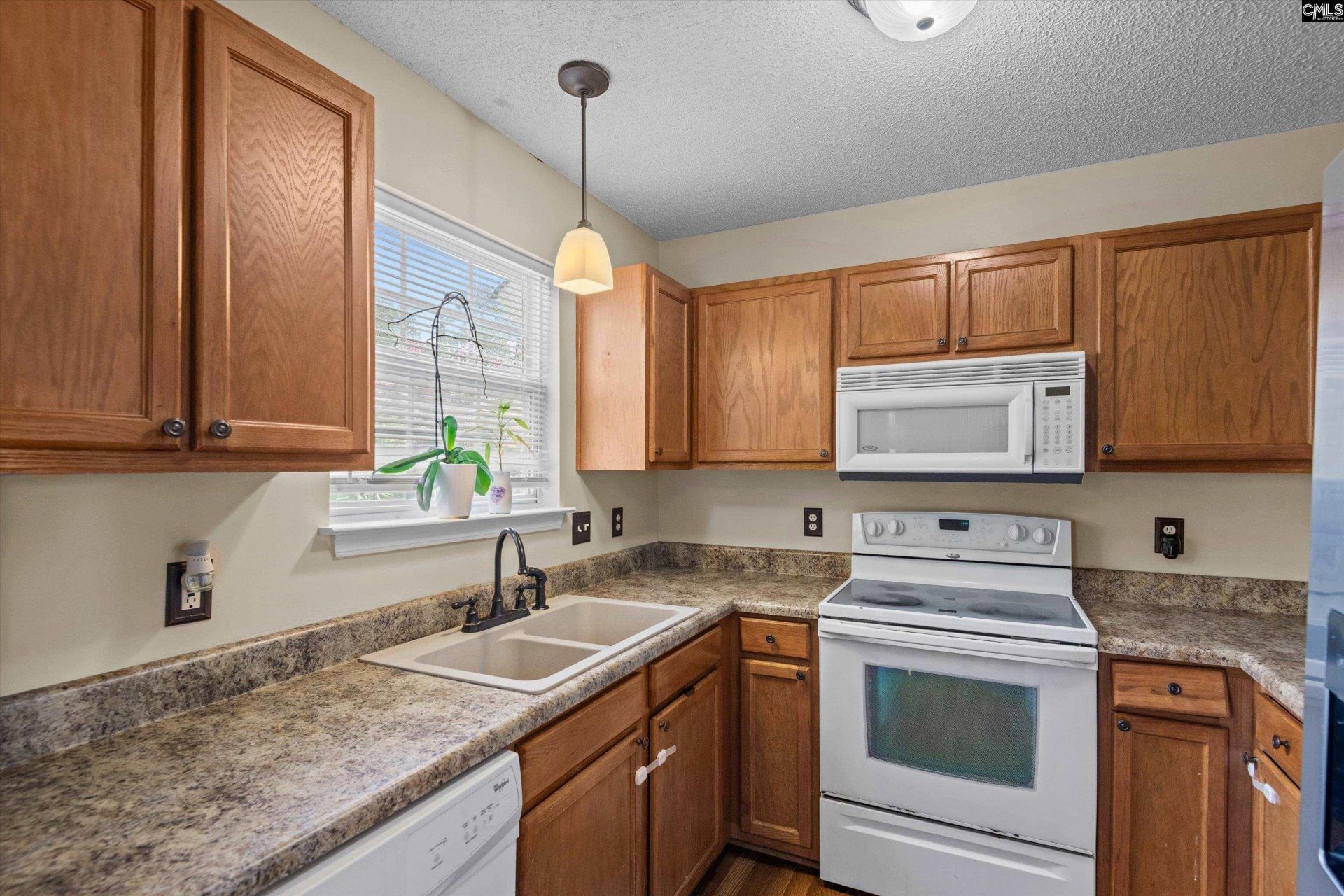 218 Village Walk Photo 15