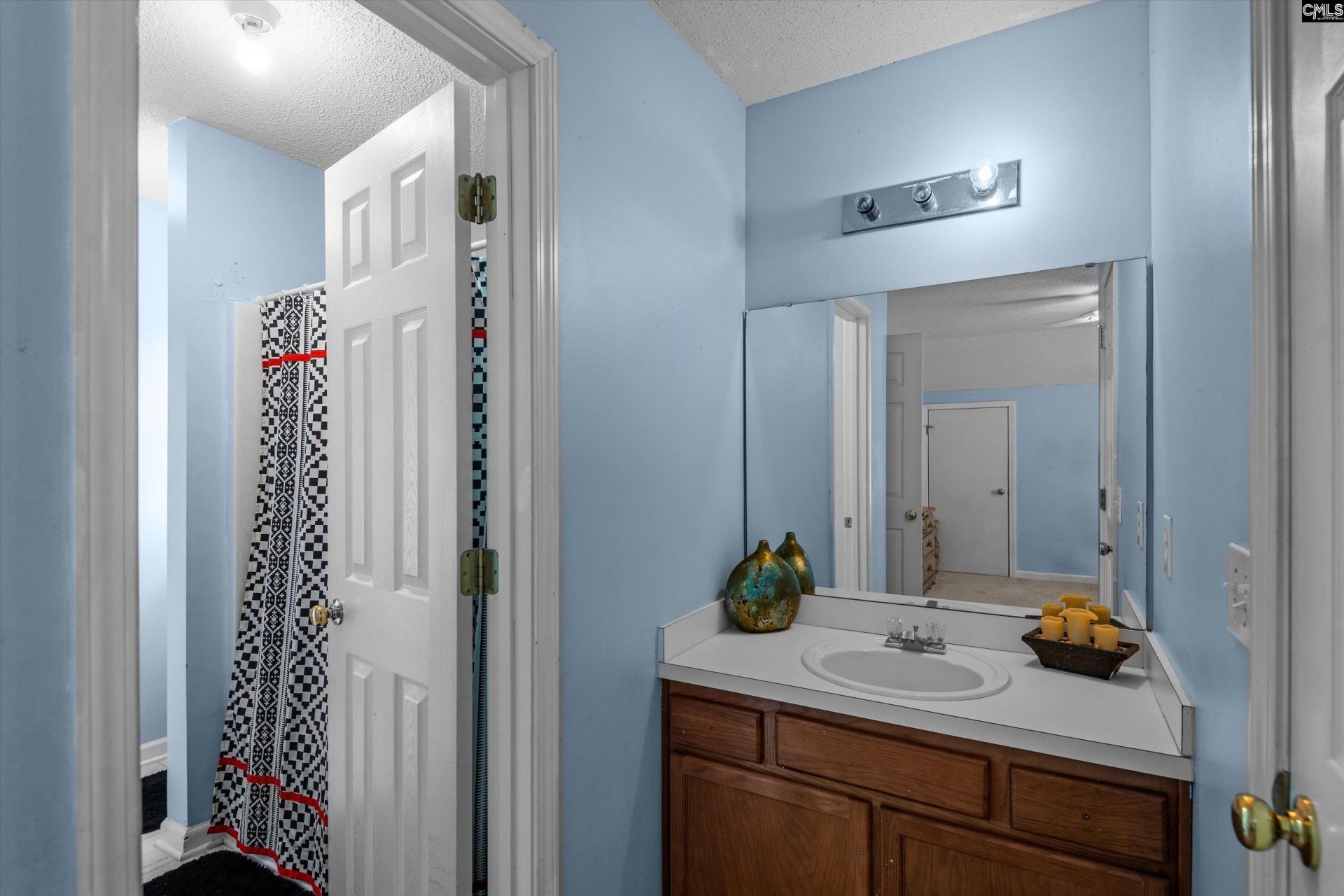 218 Village Walk Photo 27