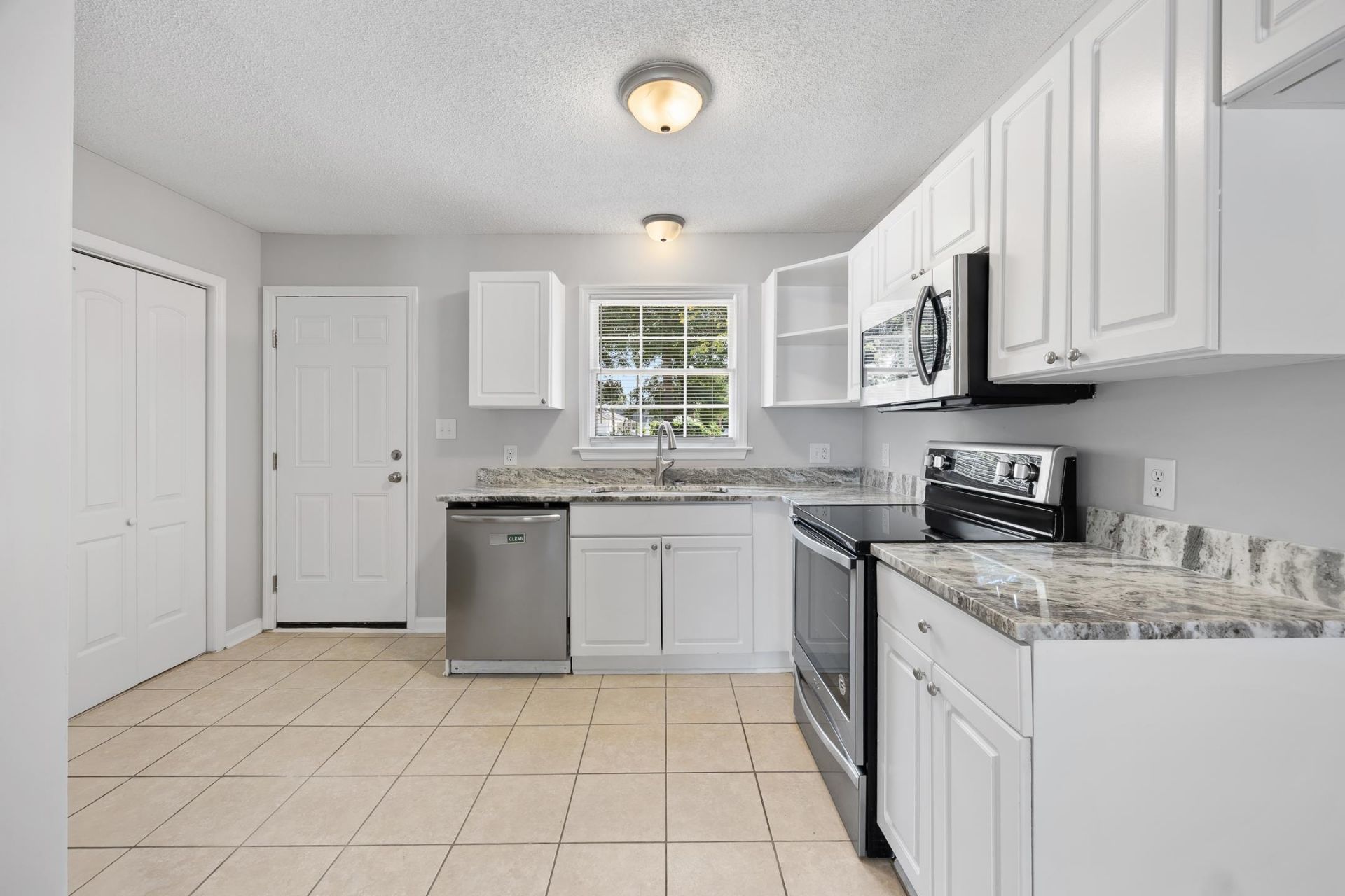 7515 Sandy Pines Ln. Photo 16