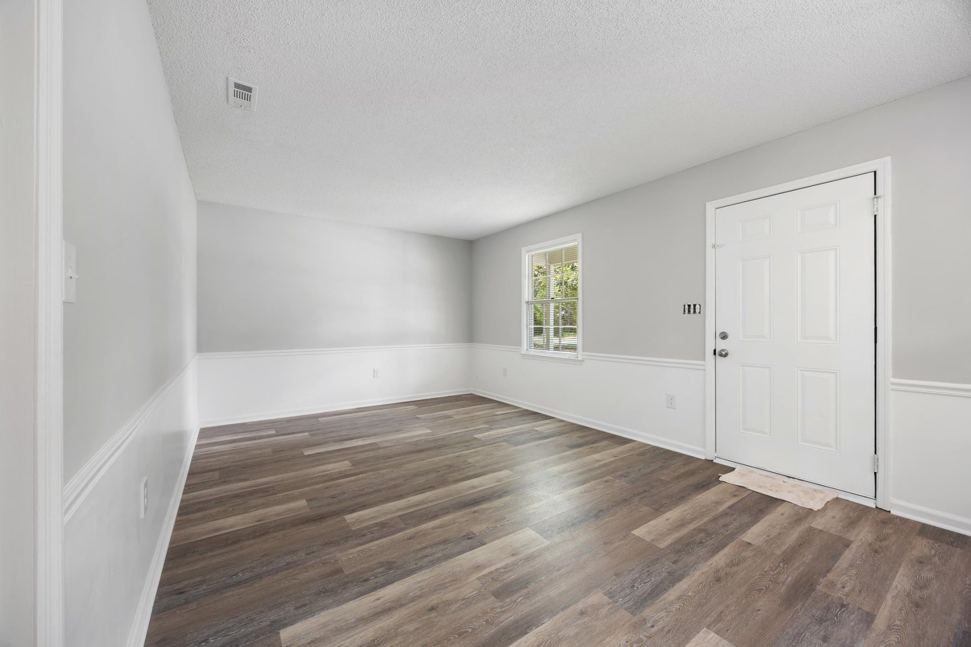 7515 Sandy Pines Ln. Photo 7
