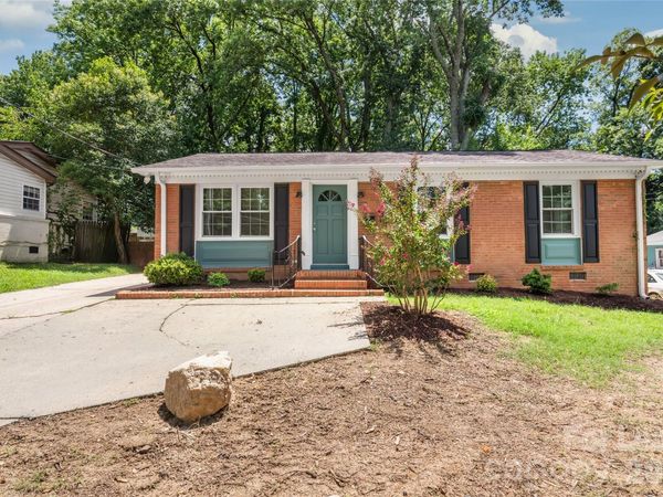 5054 Curtiswood Drive , Charlotte, NC 28213