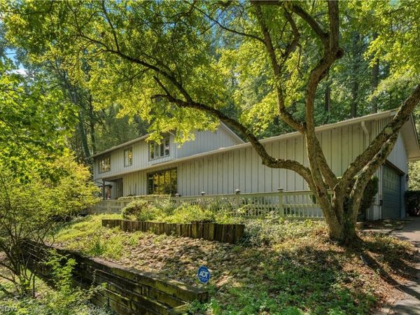7671 W Lake Boulevard , Kent, OH 44240