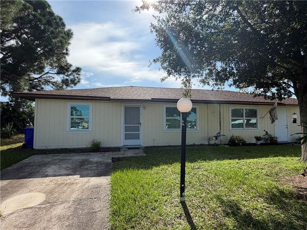 117 Admiral Circle, Unit B, Sebastian, FL 32958