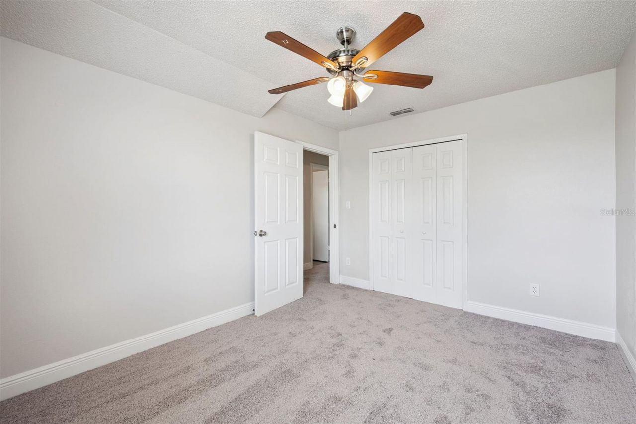 9816 Surrey Ridge Road, Orlando, FL 32825 Photo