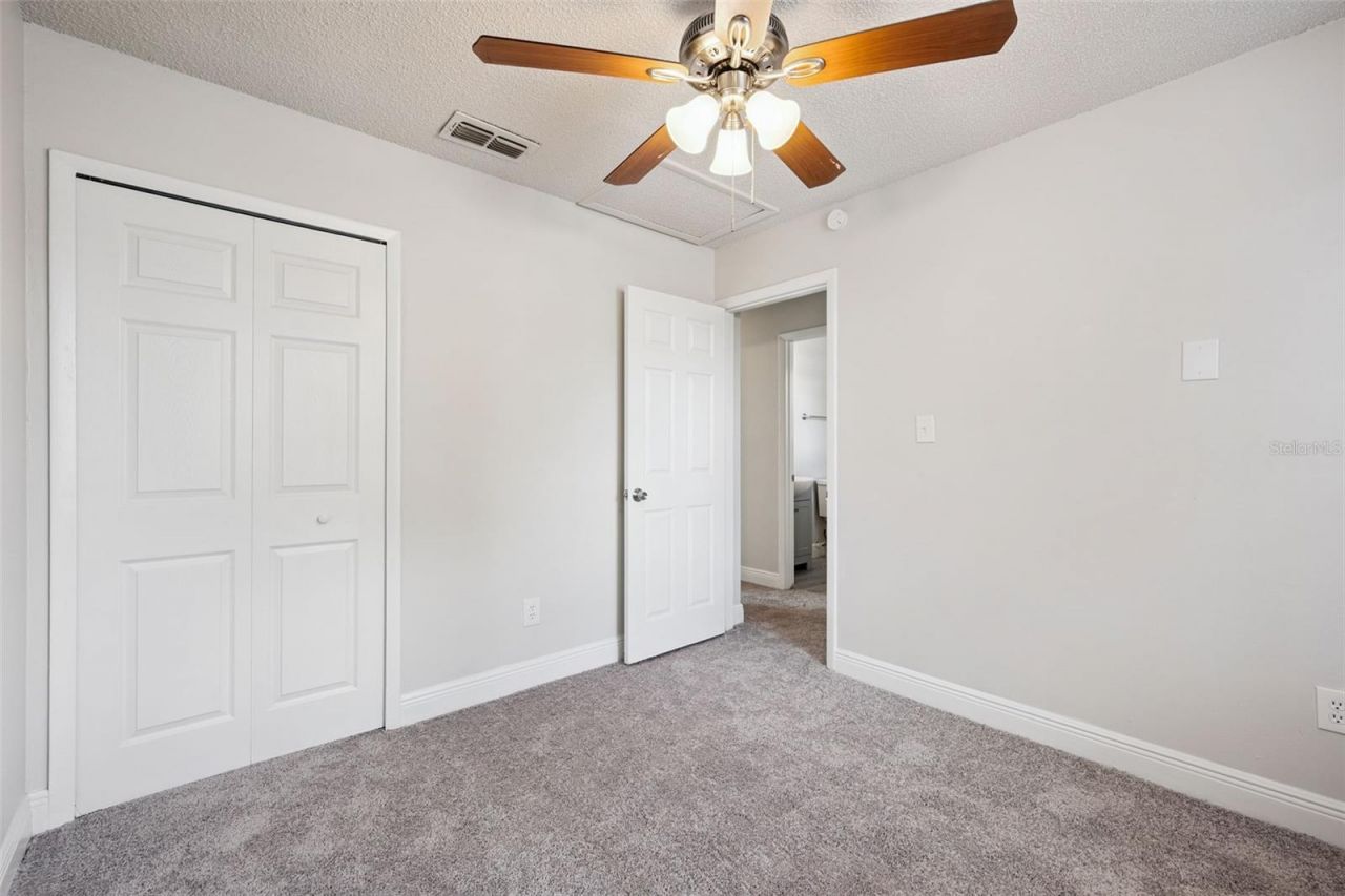 9816 Surrey Ridge Road, Orlando, FL 32825 Photo
