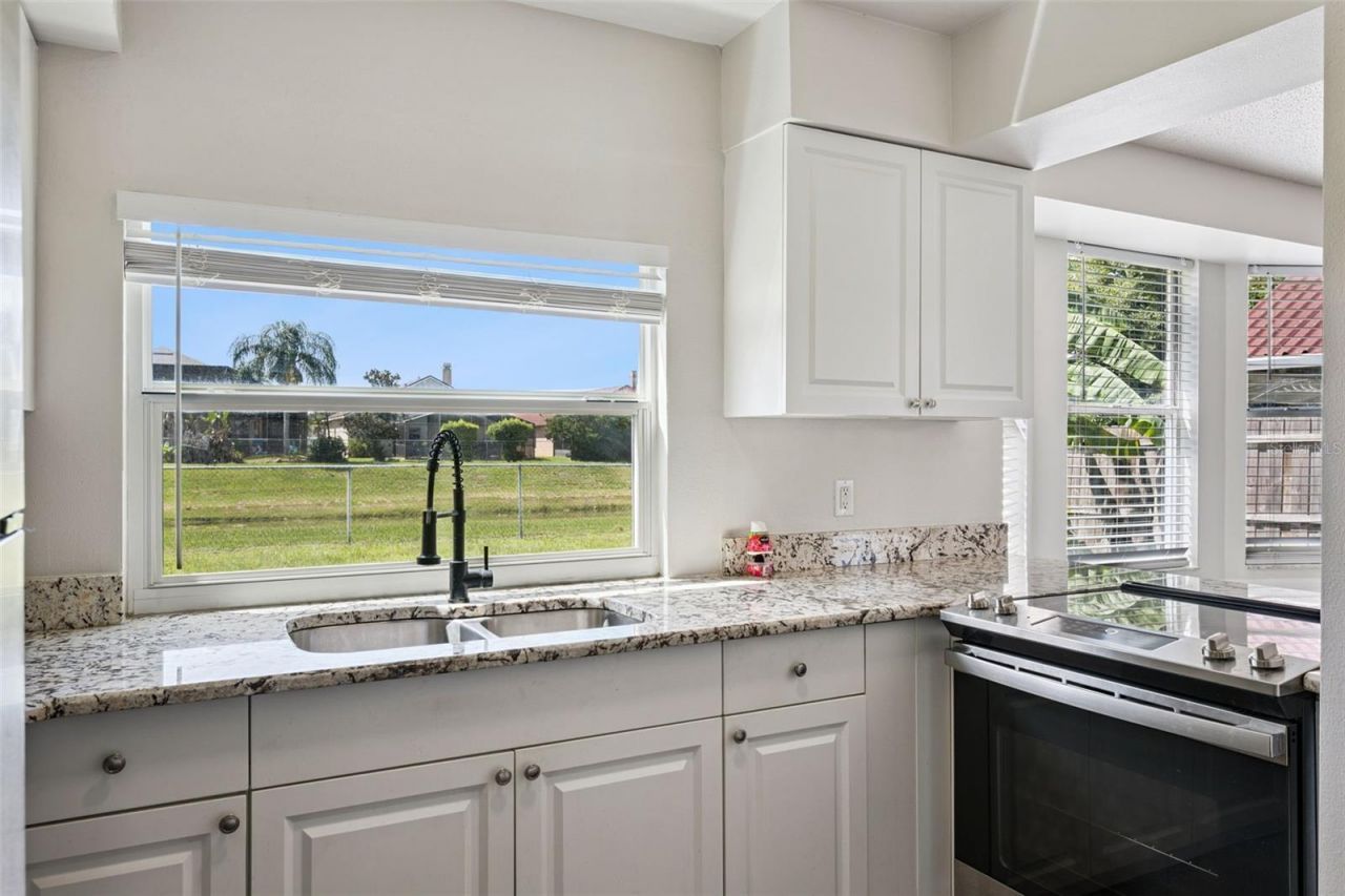9816 Surrey Ridge Road, Orlando, FL 32825 Photo