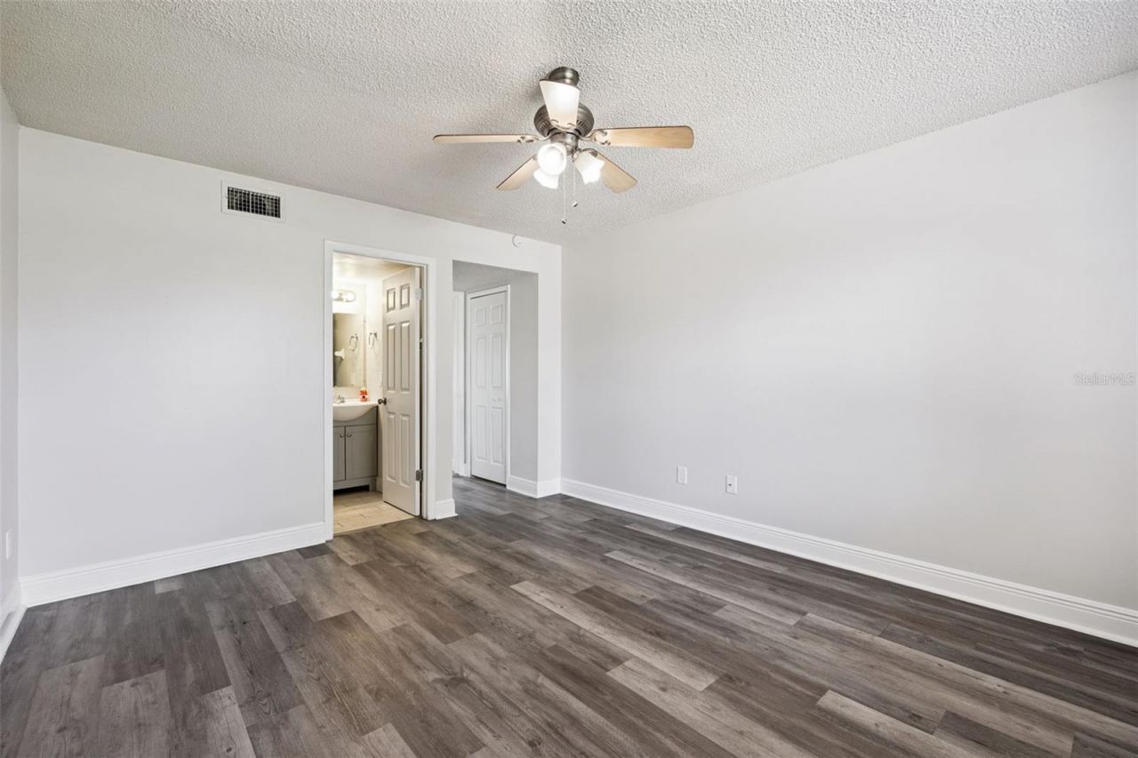 9816 Surrey Ridge Road, Orlando, FL 32825 Photo