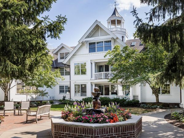 203 Mill Street, Unit N202, Excelsior, MN 55331