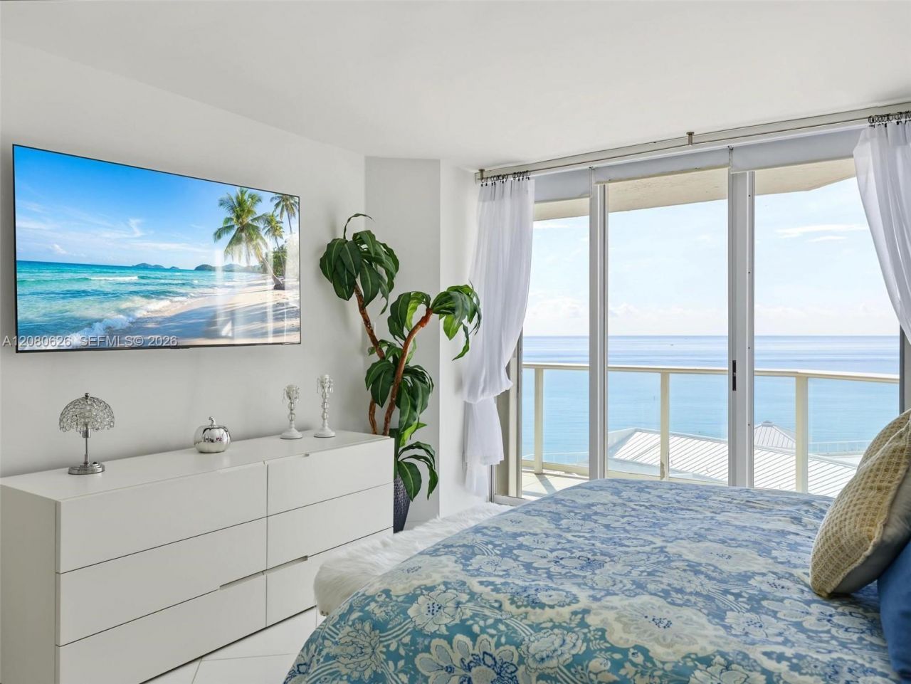 16445 Collins Ave, Unit 828, Sunny Isles Beach, FL 33160 Photo