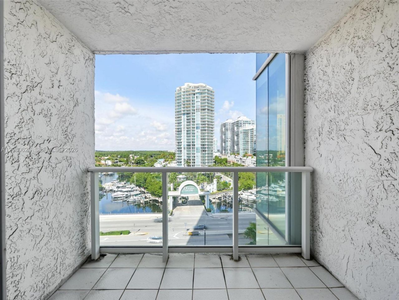 16445 Collins Ave, Unit 828, Sunny Isles Beach, FL 33160 Photo