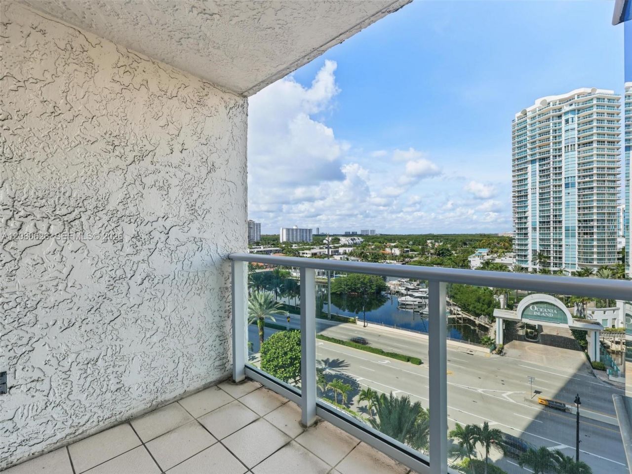 16445 Collins Ave, Unit 828, Sunny Isles Beach, FL 33160 Photo
